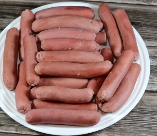 Can Dogs Eat Vienna Sausages? Basschshund Dog Overview